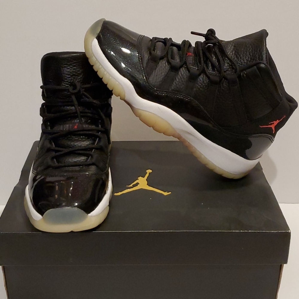 Air Jordan 11 size 6.5 / Euro 39